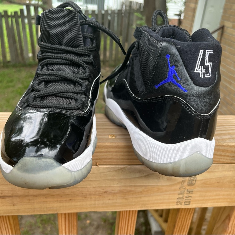 Jordan 11 space jam size 9 - Picture 5 of 8